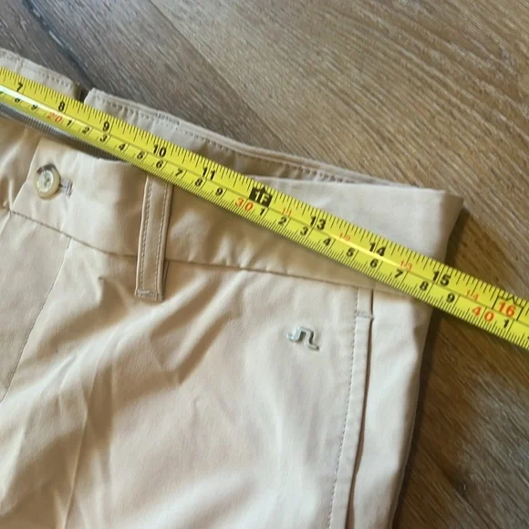 J Lindeberg Men's 29 Kahki Golf Cargo Shorts Quick Dry Performance - Picture 4 of 9